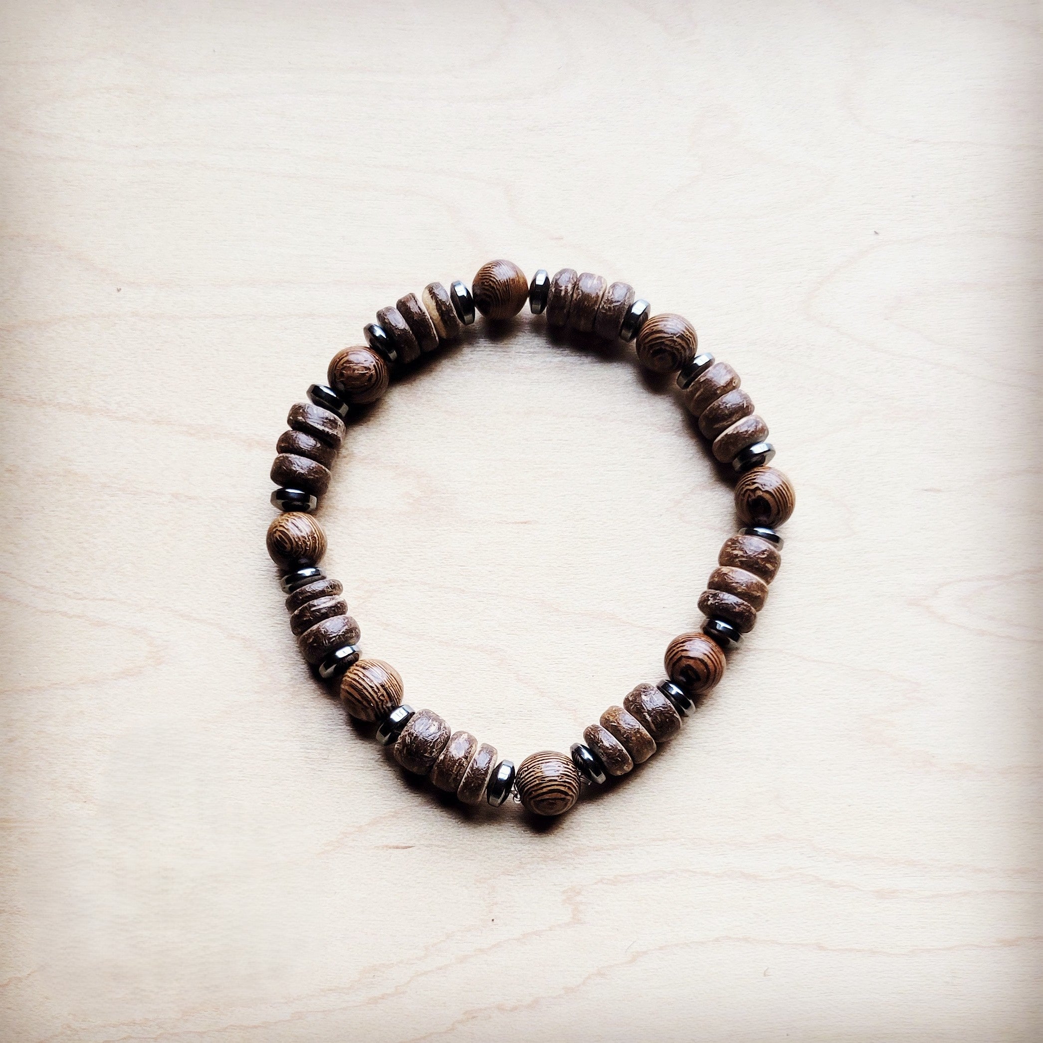 **Wood with black accent beaded bracelet 807sa