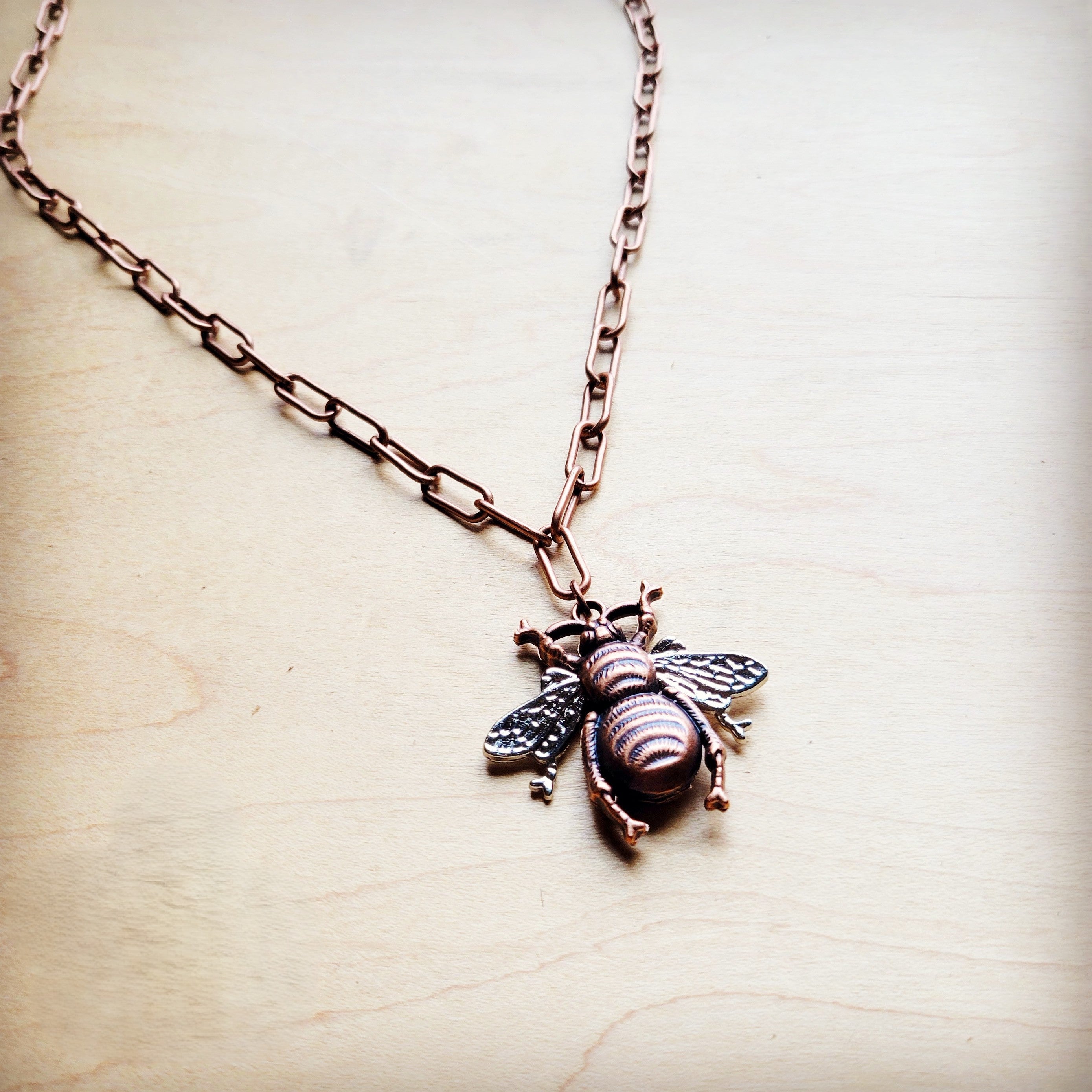 **Antique Layering Necklace w/ Bumble Bee Pendant 258tt