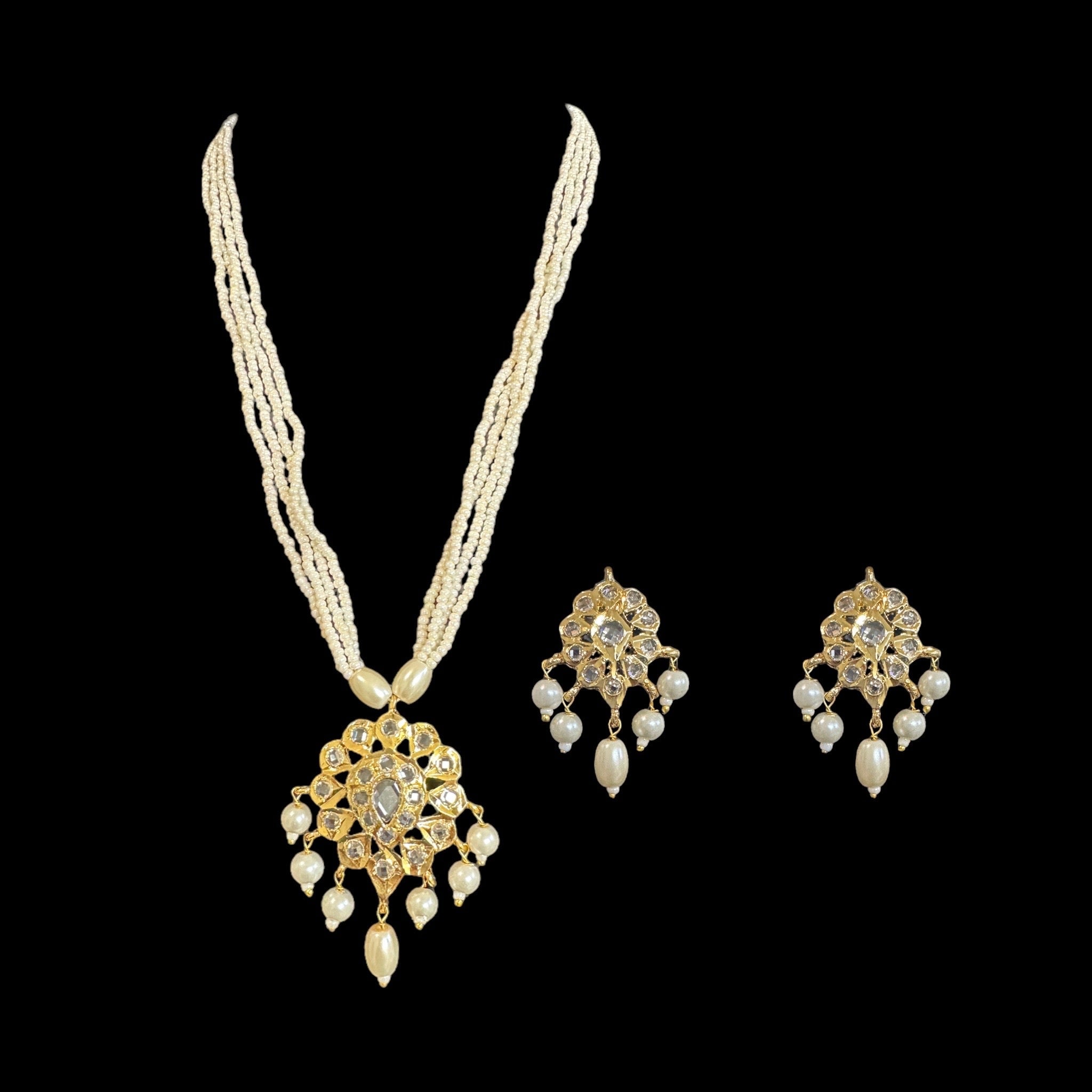 PS226 gold plated pendant set in pearls ( SHIPS IN 4 WEEKS )