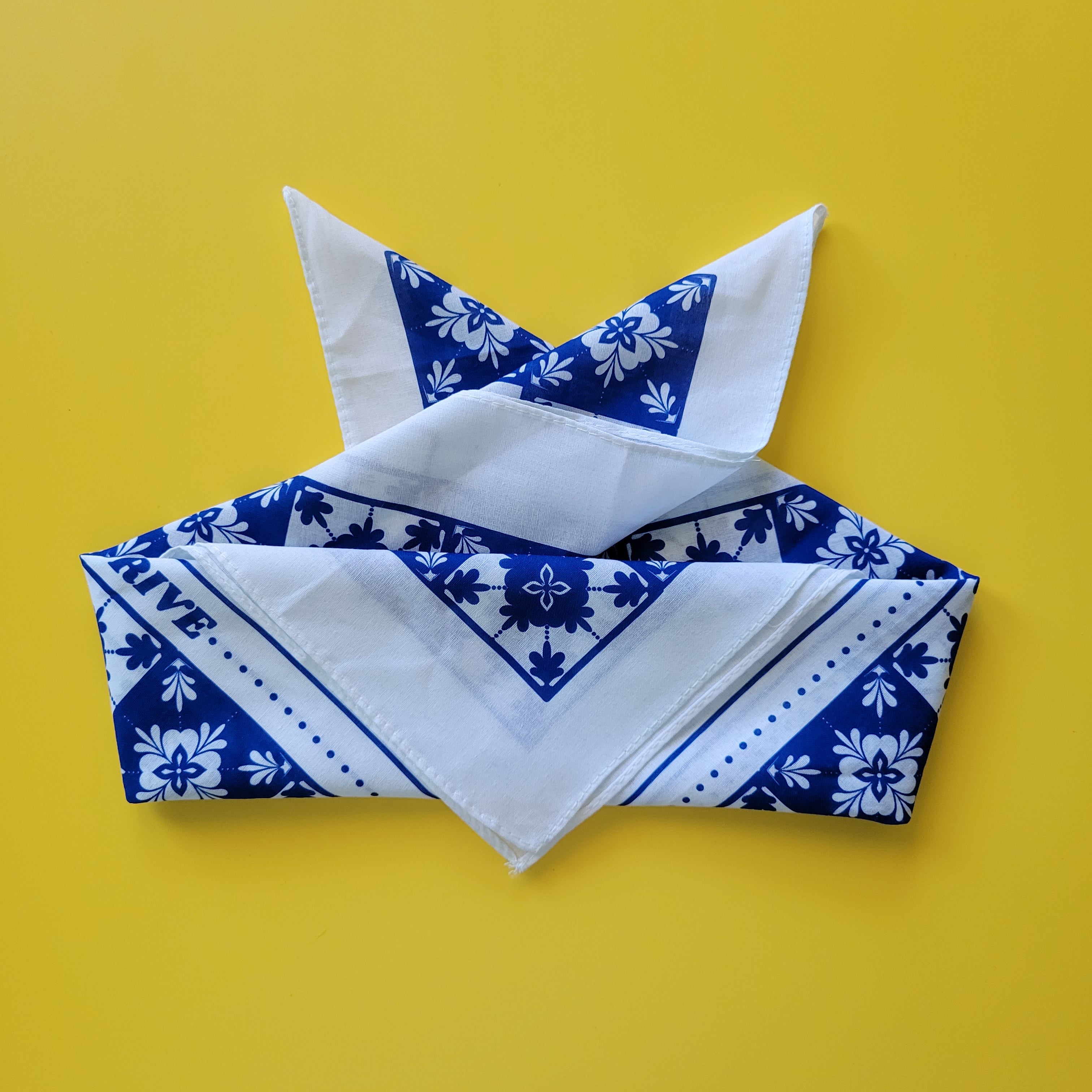 Me Llueven Las Bendiciones Bandana