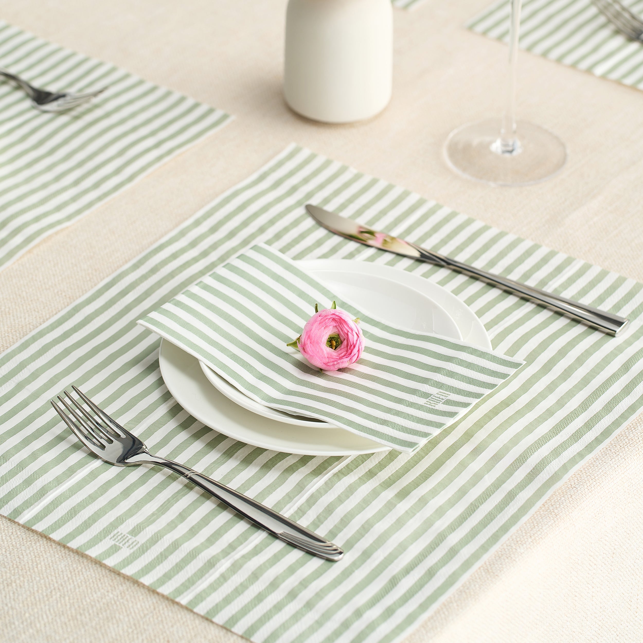 Tonal Striped Disposable Napkin Set in Green, 100 Pieces