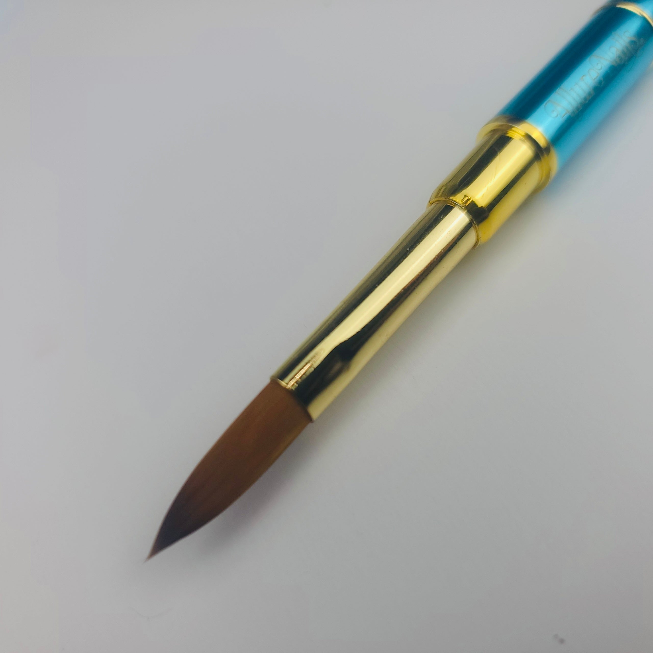 Size 10 Poly Gel Brush– Effortless Poly Gel Application for Flawless Nails