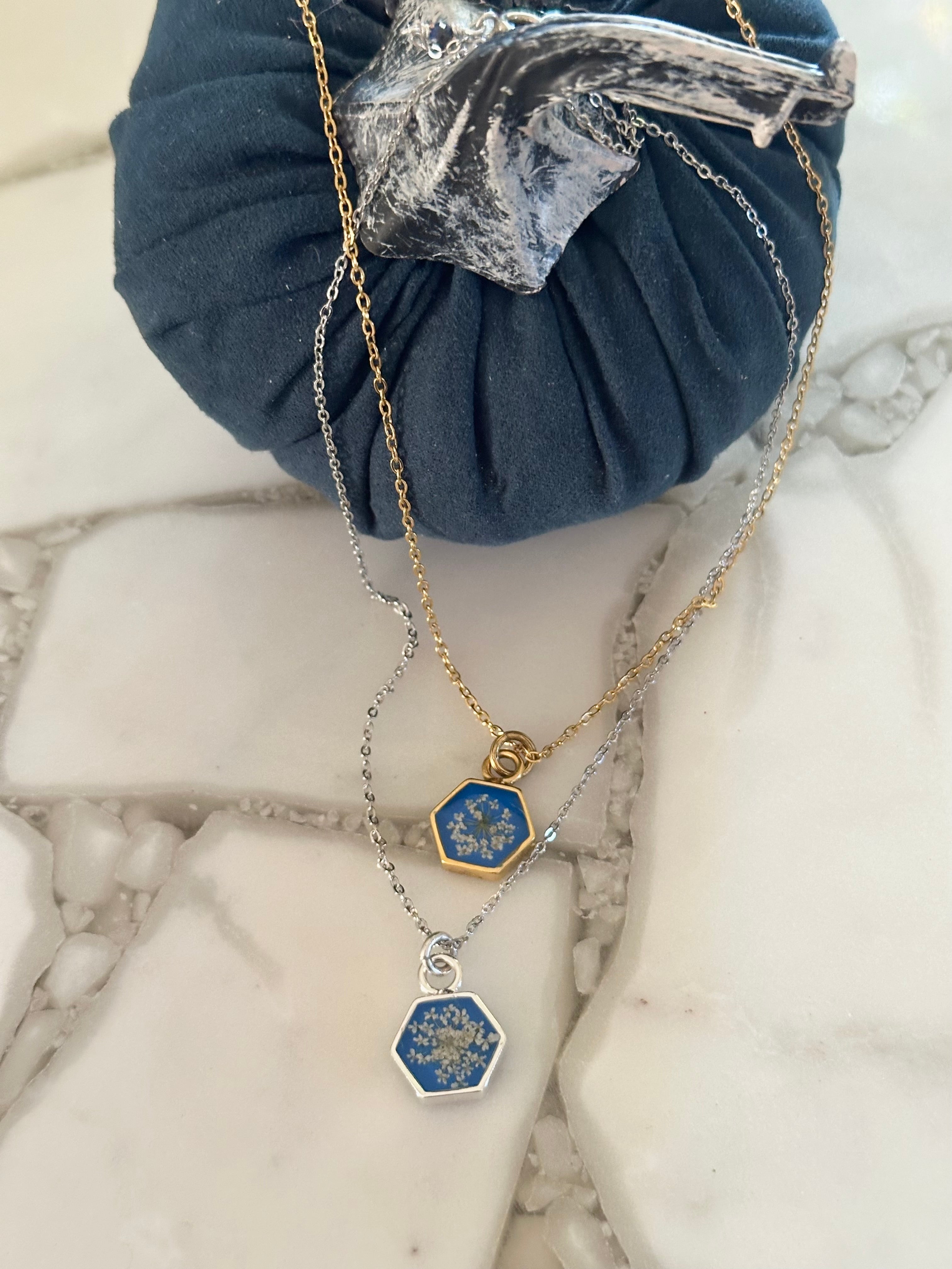 Queen Anne&amp;#39;s Lace Hexagon Necklace