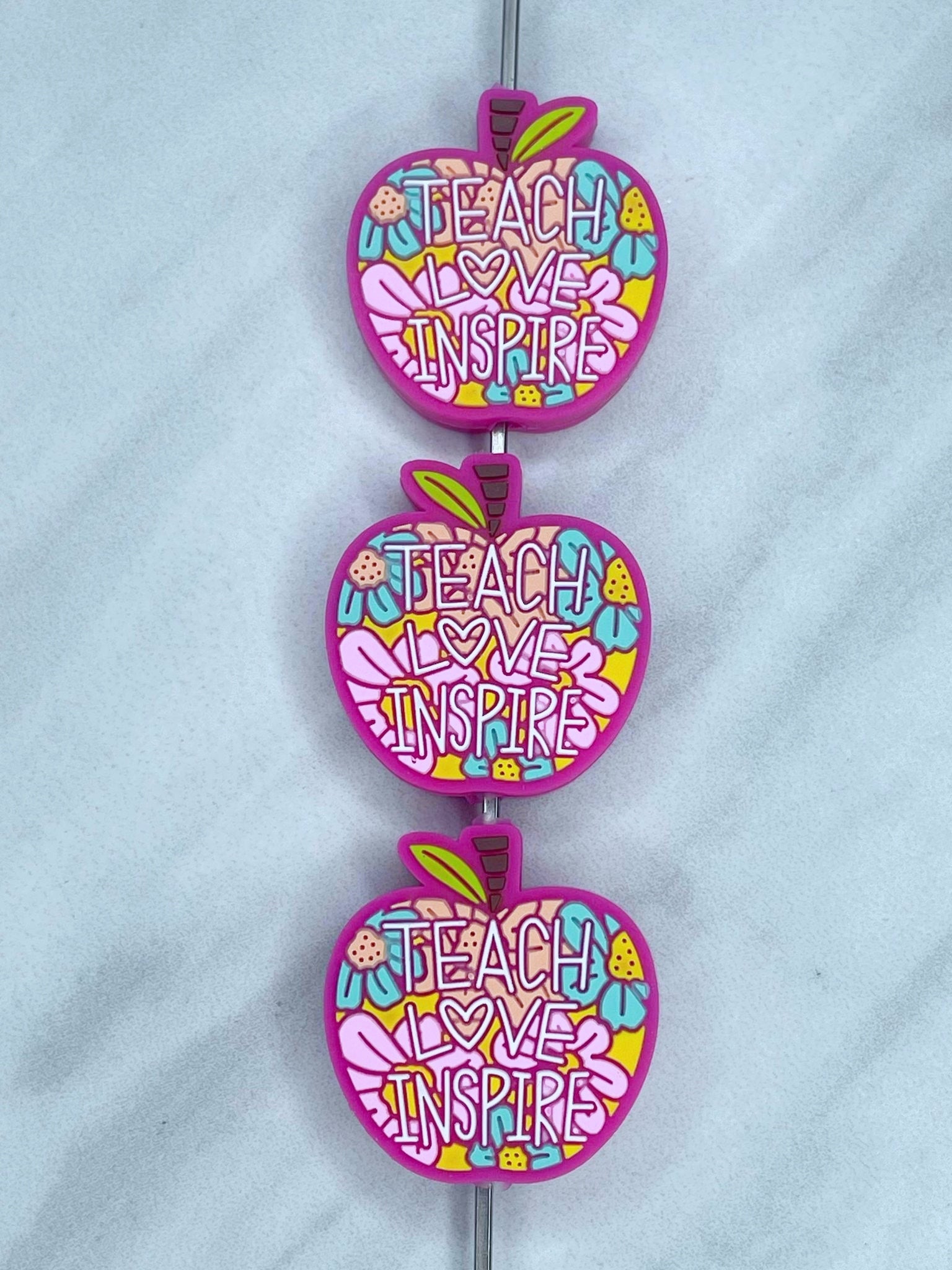 TEACH LOVE INSPIRE APPLE SILICONE FOCAL D458 (1ct)