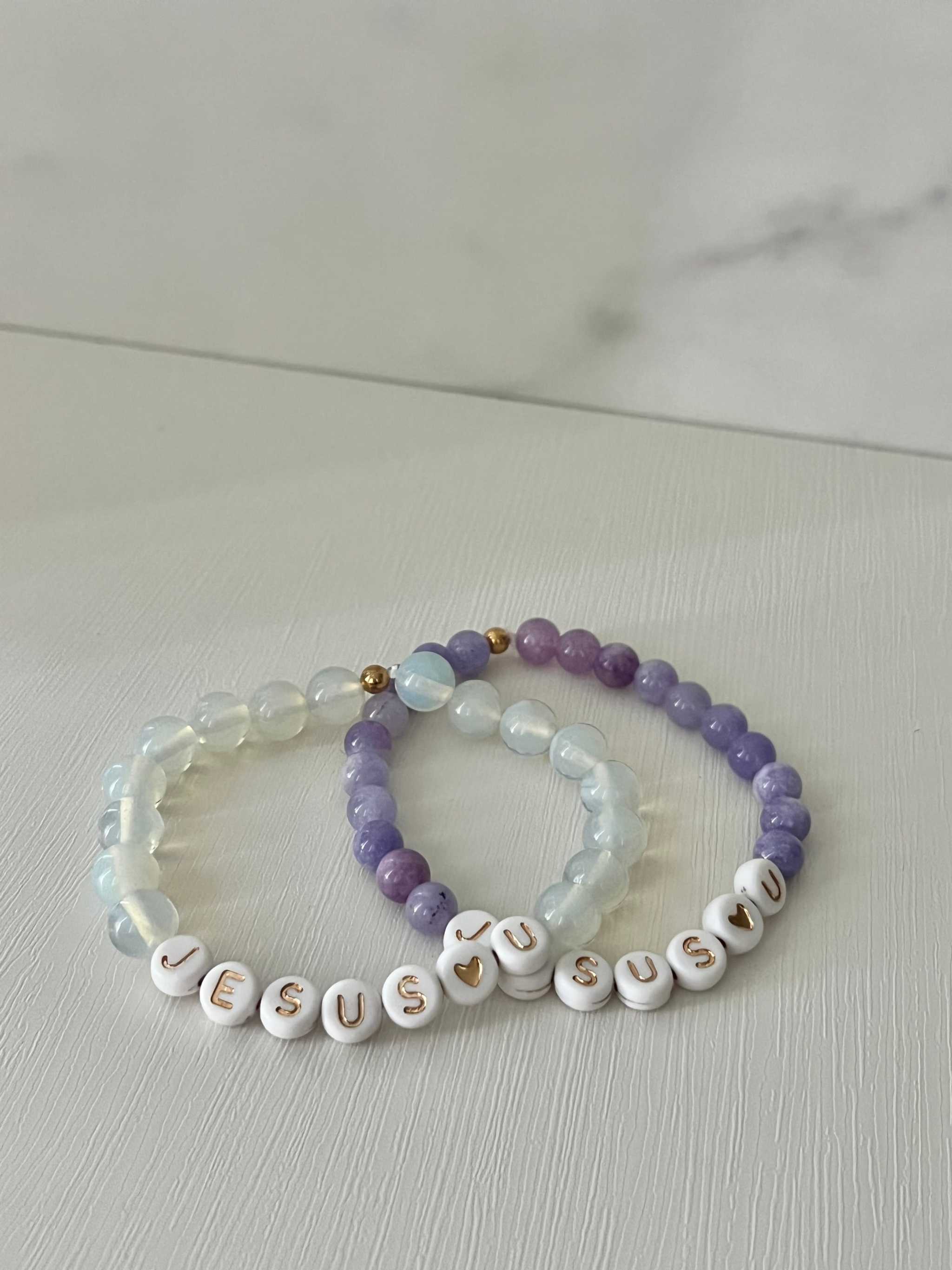 Jesus Loves U Bead Bracelet – Marble Faith-Inspired Jewelry