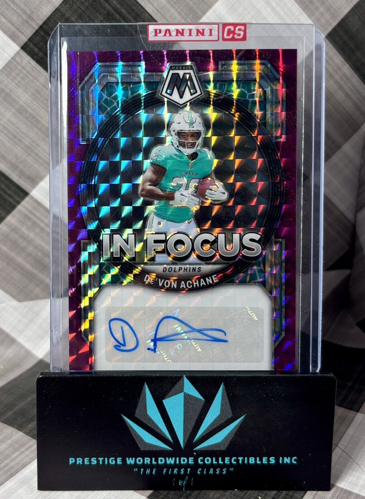 Devon Achane 2023 Mosaic In Focus Purple Auto /49 #IF-DAC Miami Dolphins RC