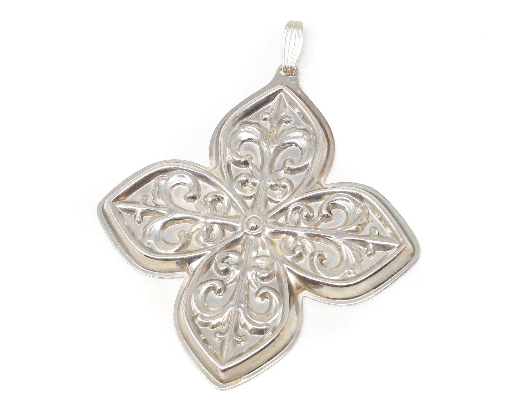 Beautiful Antique Designer Reed &amp;amp; Barton Repousse Sterling Silver Pendant