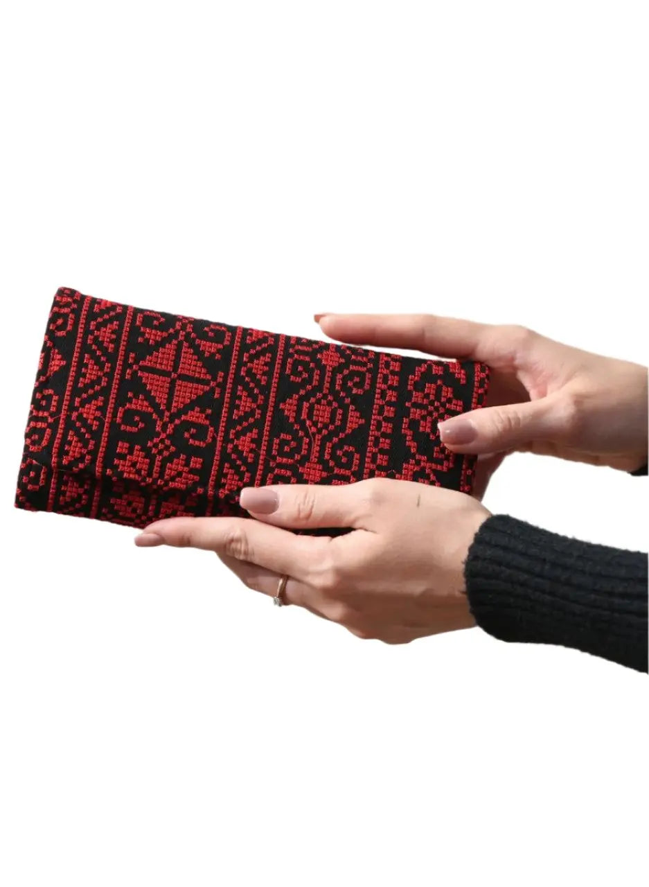 Sophisticated Large Embroidered Wallet - Durable &amp;amp; Spacious Design