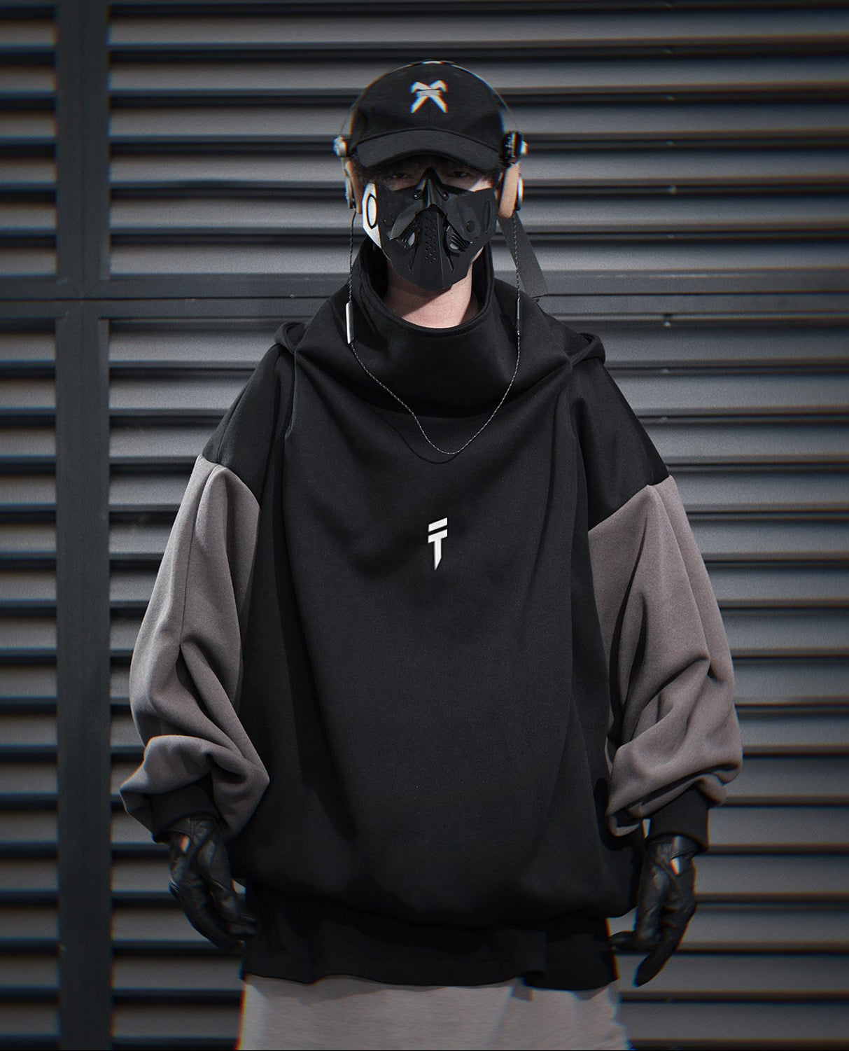 HiH51 Black T-Tech Hoodie