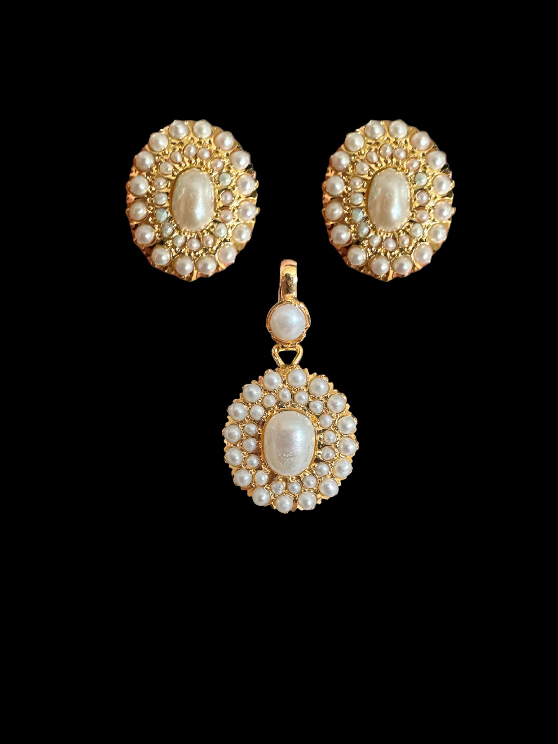 Gold plated jadau silver pendant set in freshwater pearls  ( SHIPS IN 4 WEEKS )