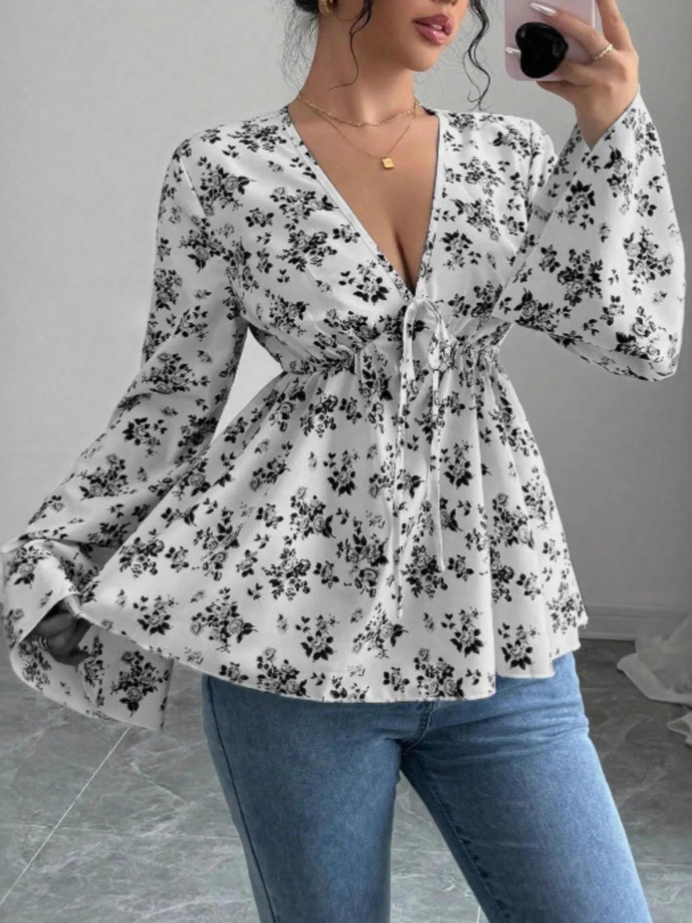 Floral Print V Neck Long Sleeve Buttoned Peplum Blouse
