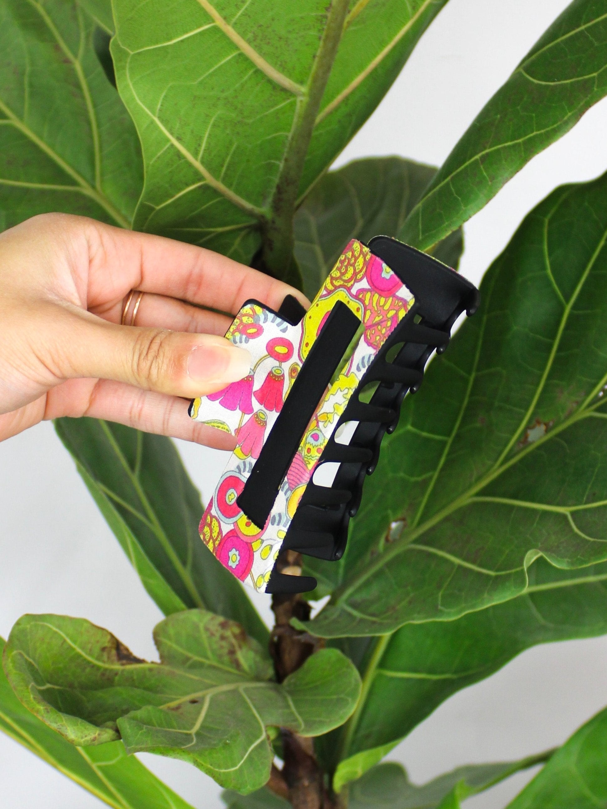 Groovy Floral Hair Clip