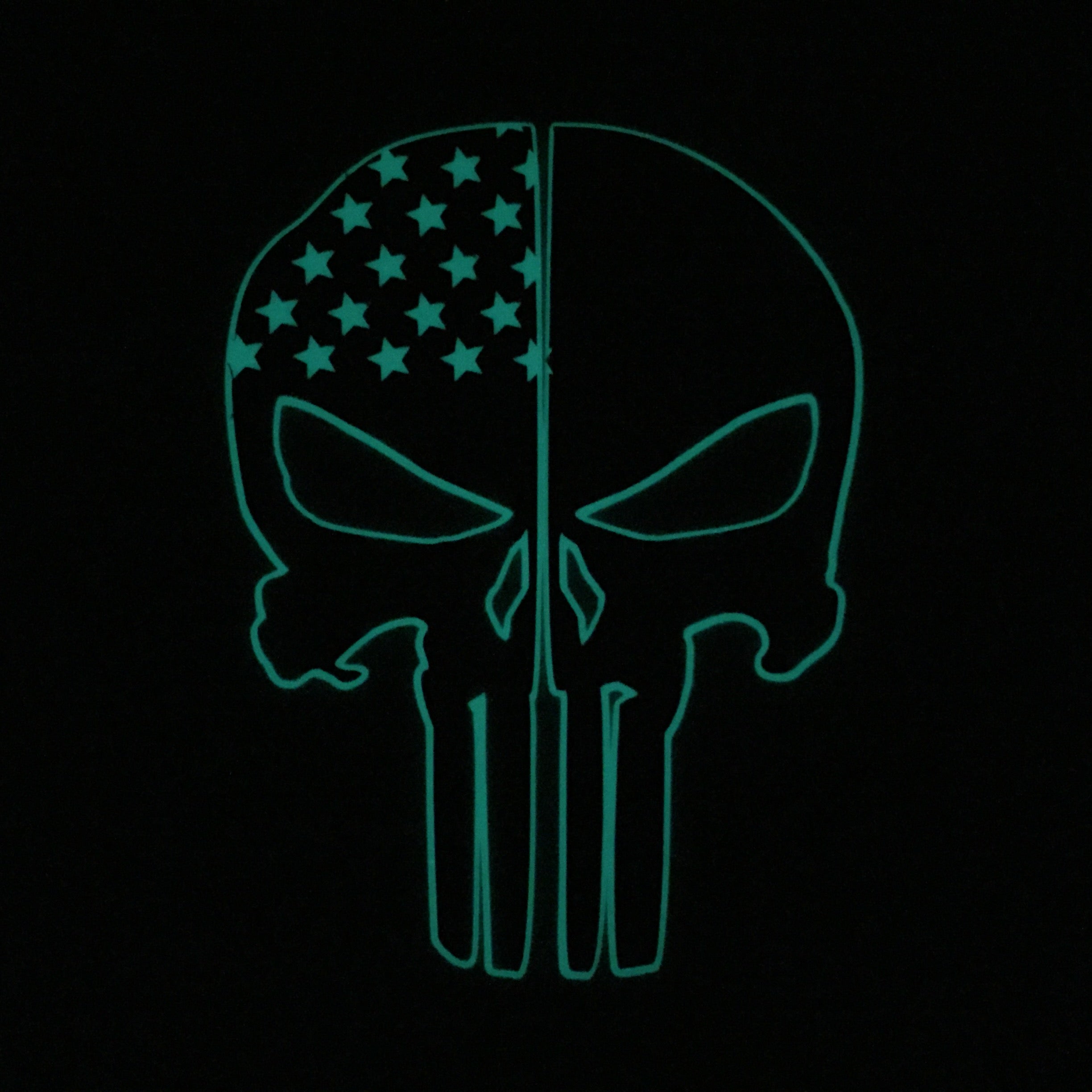 THIN RED LINE FLAG PUNISHER SKULL REAR HELMET REFLECTIVE/GLOW IN THE DARK STARS &amp; STRIPES/OUTLINE HELMET DECAL