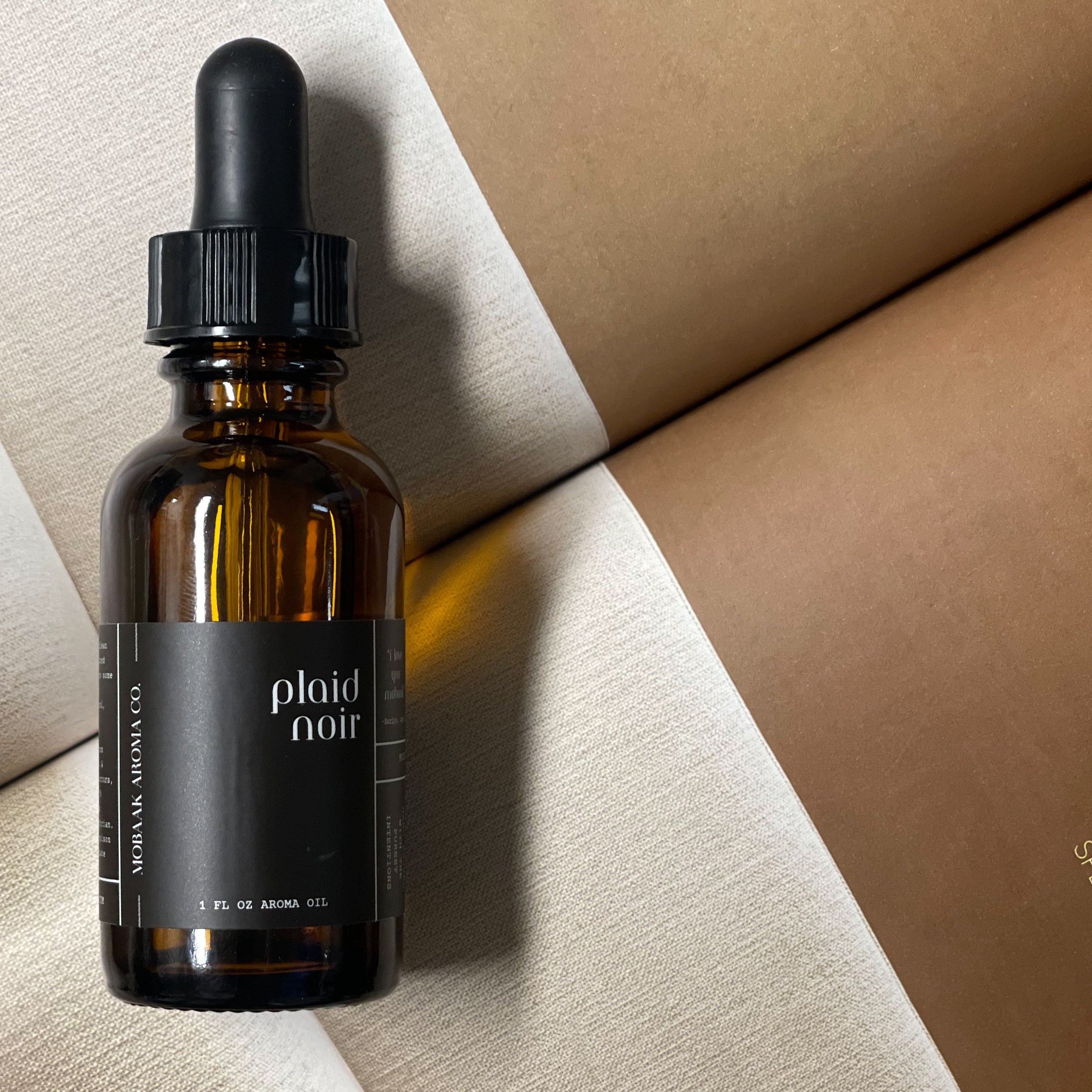 Plaid Noir Aroma Oil