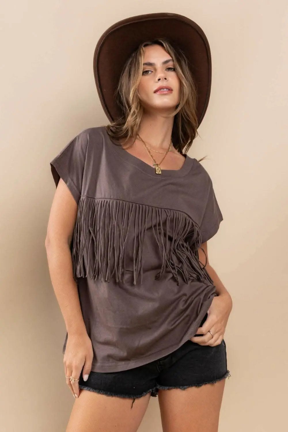 Trendsi Fringe Detail Top Women&amp;#39;s Casual Short Sleeve Top Stylish &amp;amp; Trendy