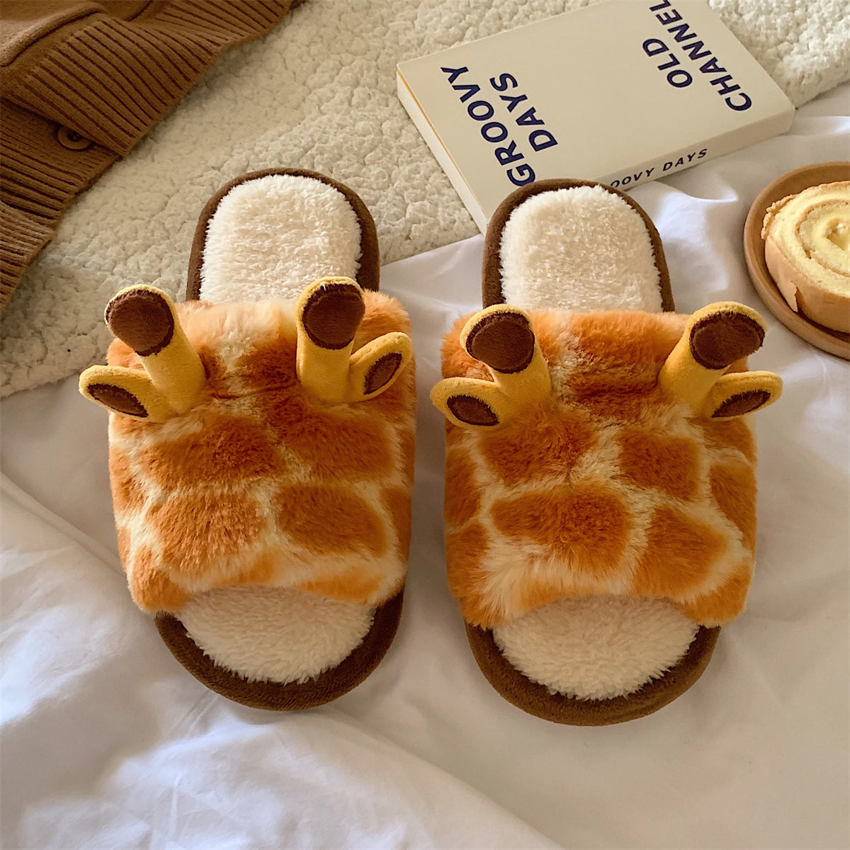 Cute Cartoon Giraffe Women&amp;#39;s Winter Slippers | ZAKAPOP