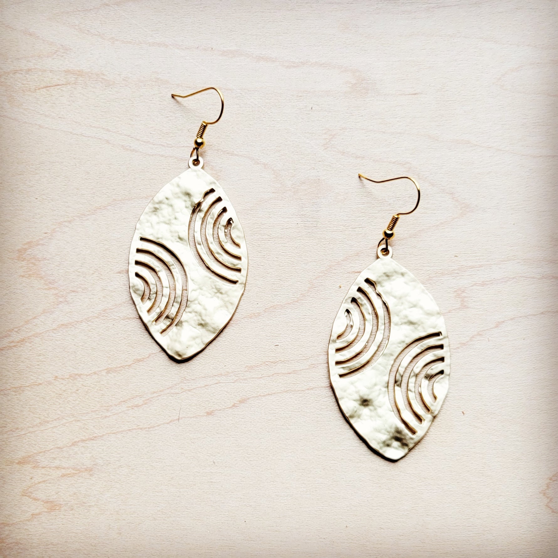 **Matte Gold Oval Filigree Drop Earrings 225L