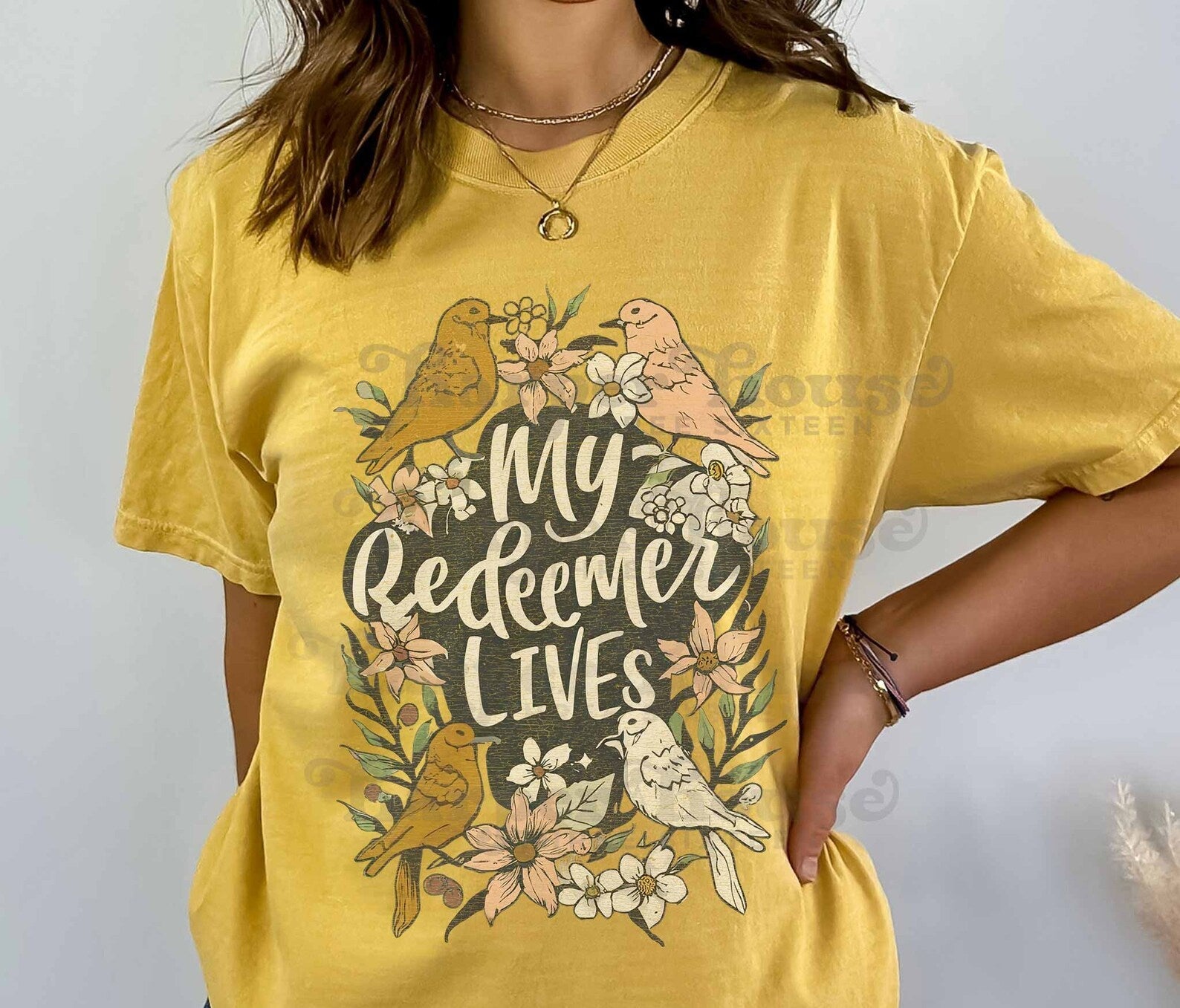 MY REDEEMER LIVES GRAPHIC TEE