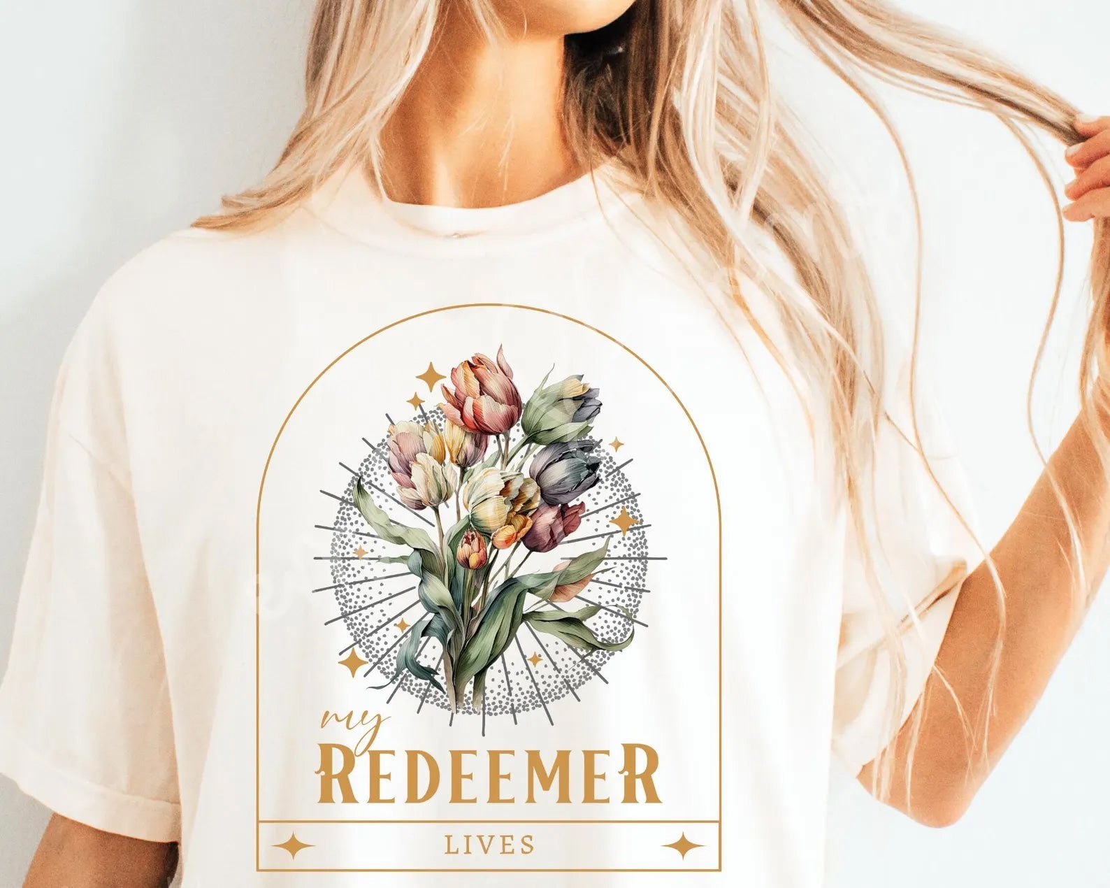 MY REDEEMER LIVES GRAPHIC TEE
