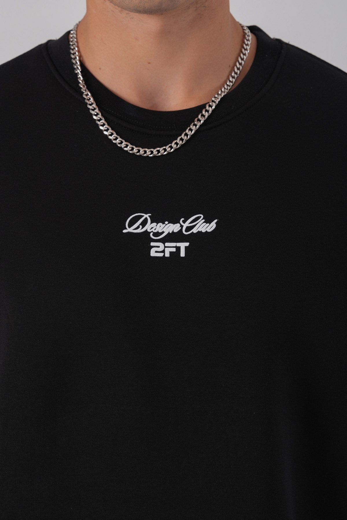 Design Club&amp;#39; Oversized Sweatshirt: The New Icon of Urban Style