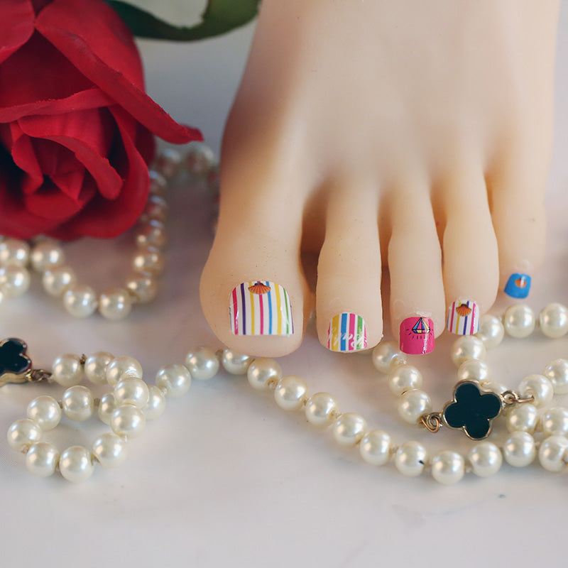 Pedis, Petites &amp;amp; Kids - Diva