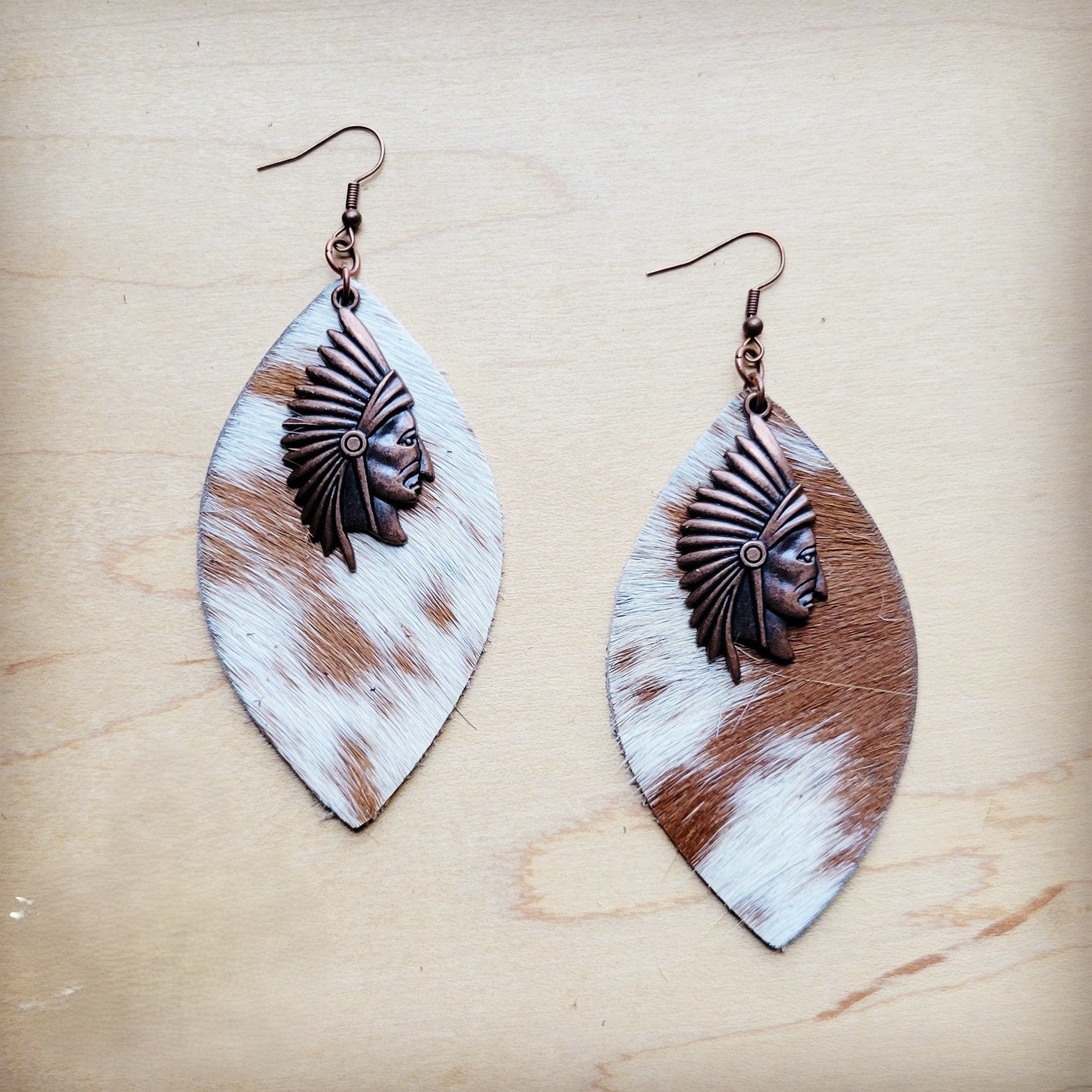 **Tan &amp;amp; White Leather Hide Earrings w/ Indian 220k