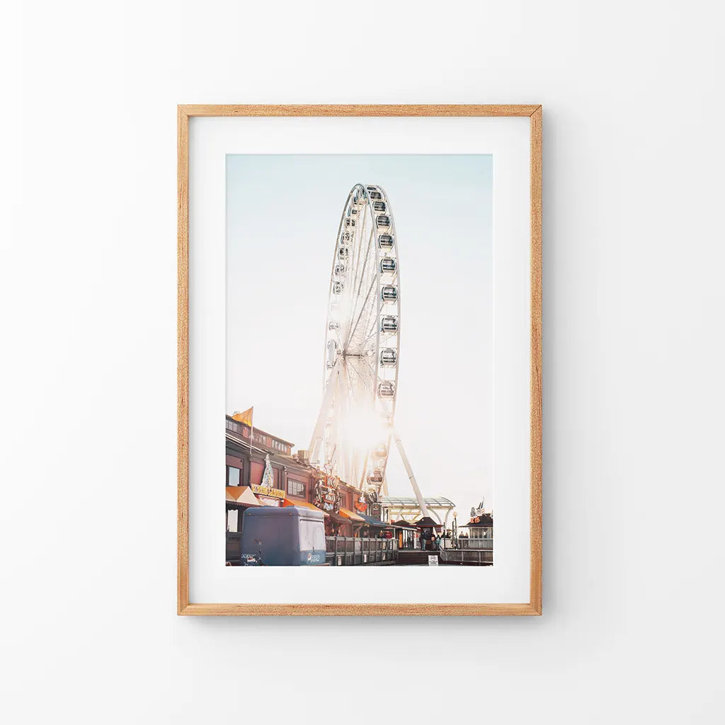 Ferris Wheel Wall Decor. Summer Beach Style
