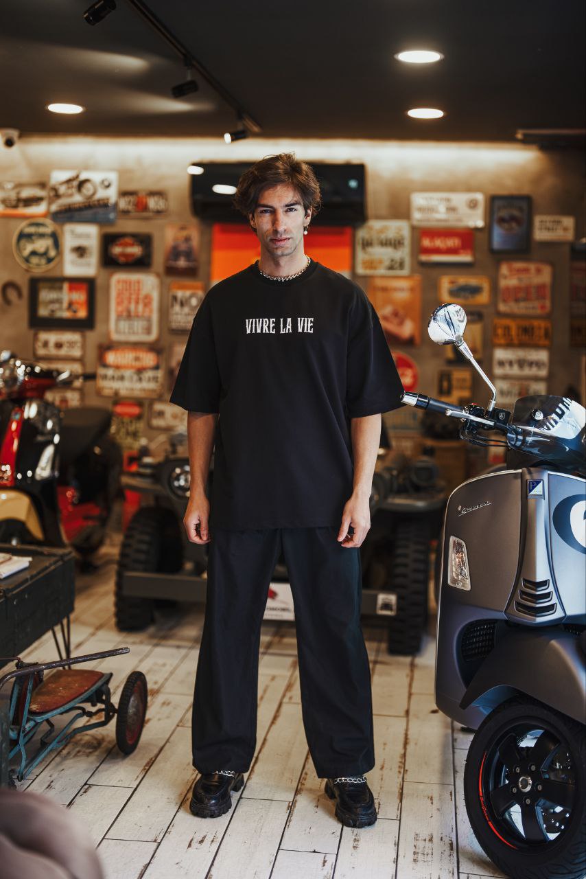 Vivre La Vie Floral Quote Cotton T-Shirt – Inspirational Botanical Tee