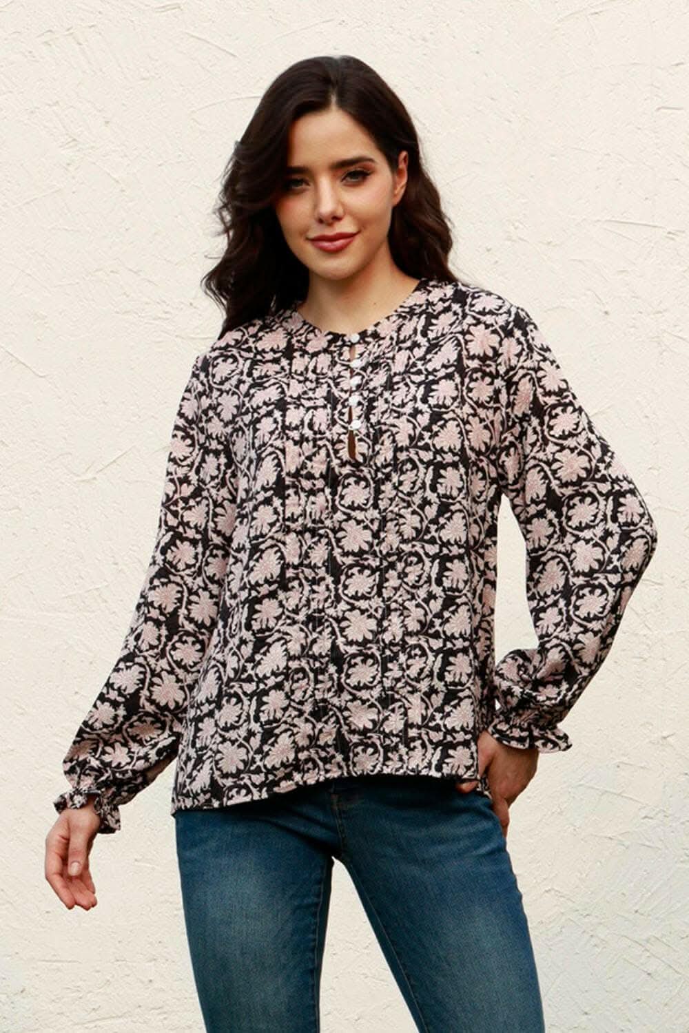 Floral round neck blouse with flounce sleeves