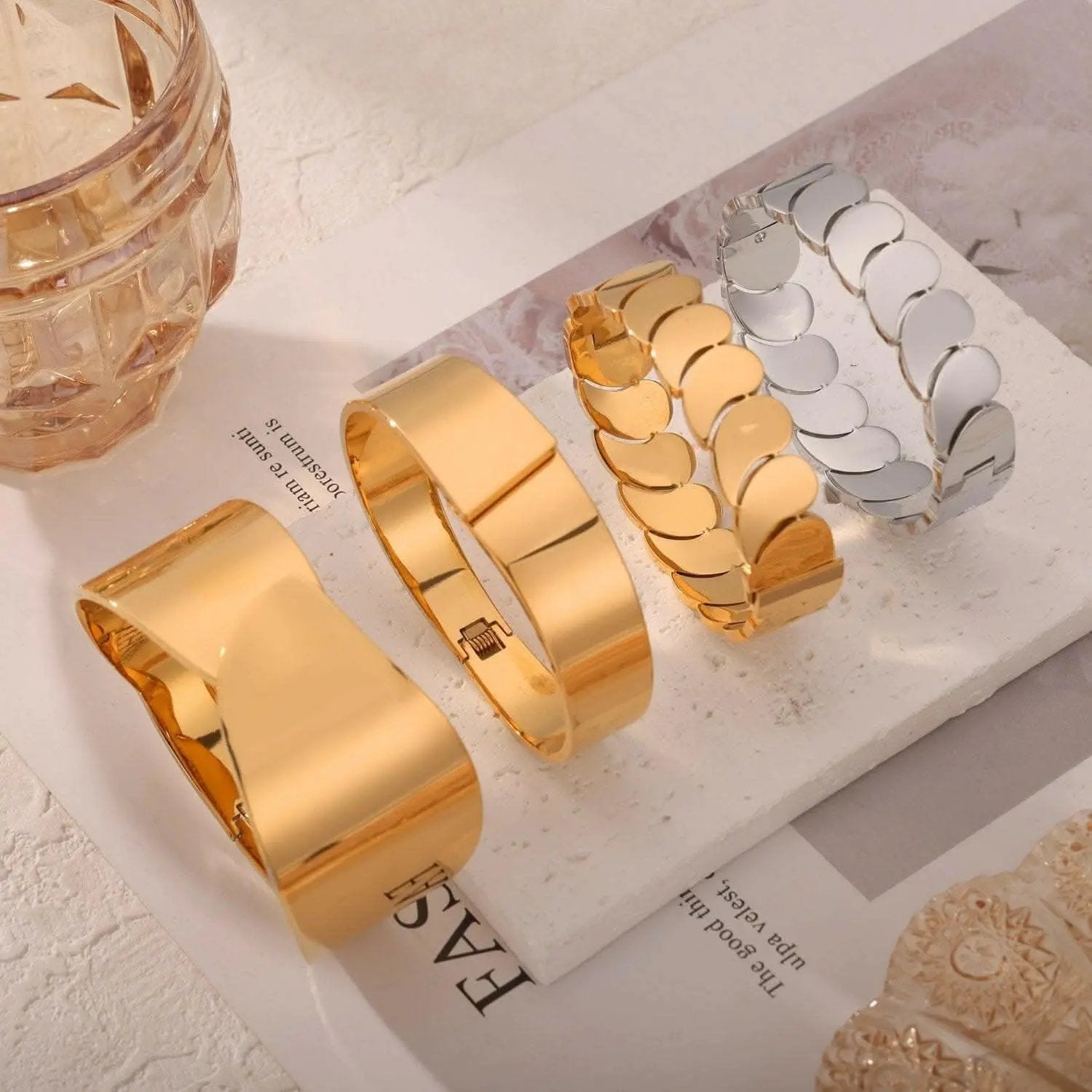 Trendsi just arrived - Gold-plated titanium bracelet