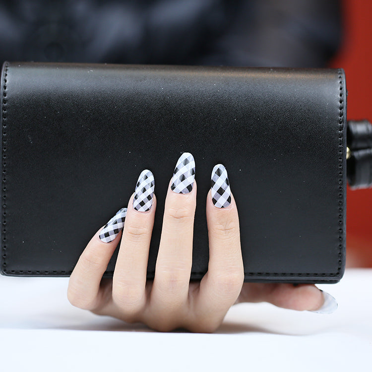 Black &amp;amp; White Buffalo Plaid