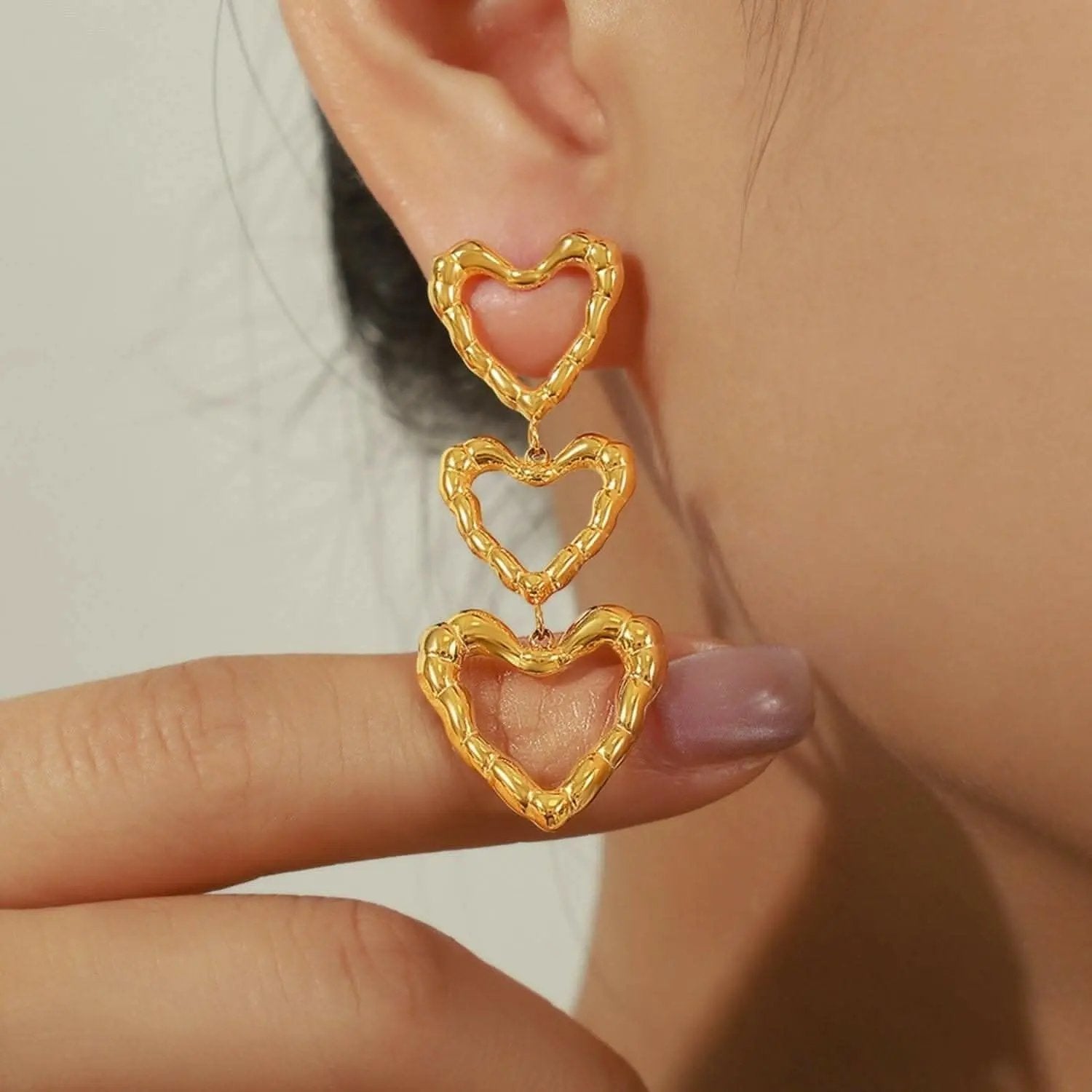 Trendsi just arrived - Heart-shaped titanium earrings