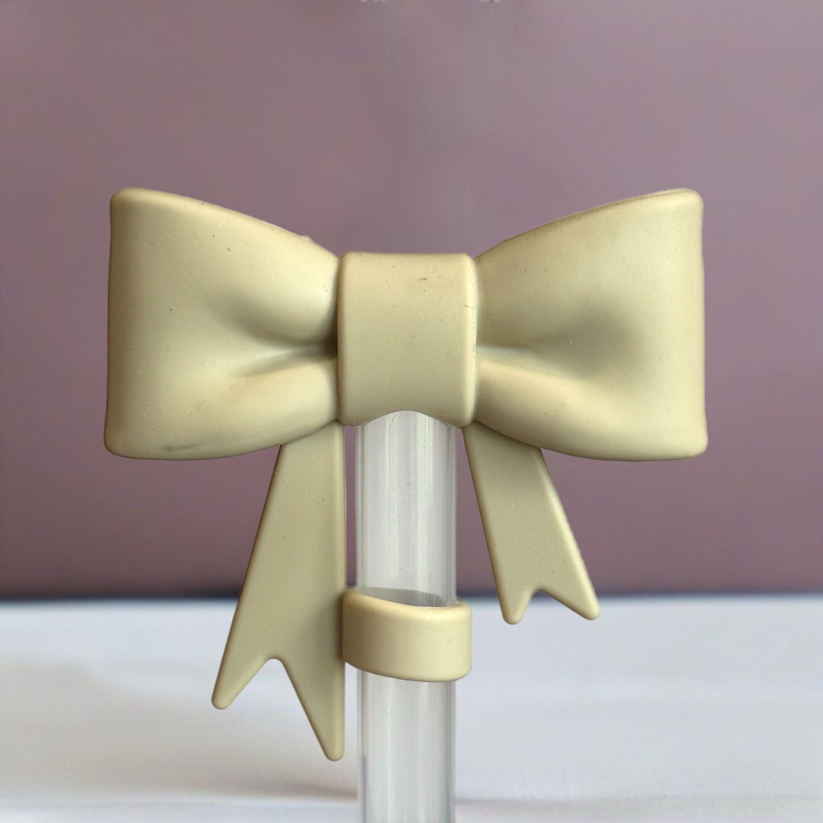 TAUPE 3D BOW STRAW TOPPER