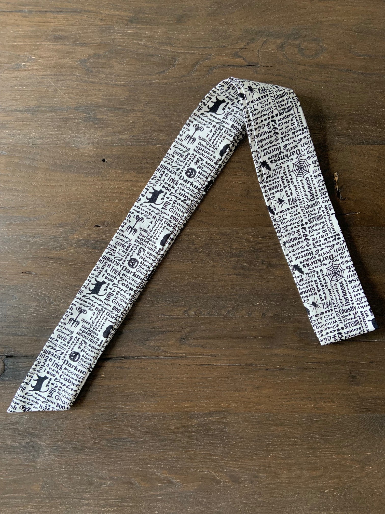 Multipurpose Fabric Tie in Wicked Words print