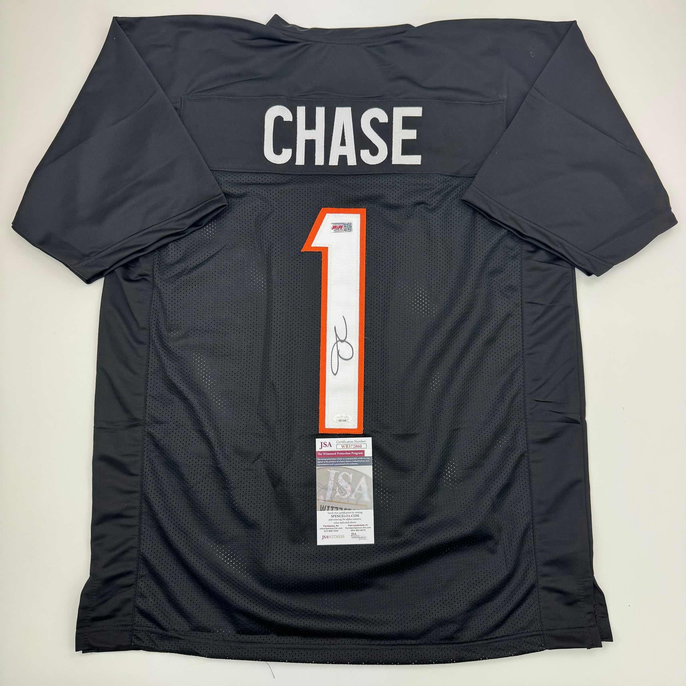 Autographed/Signed Ja&amp;#39;Marr Chase Cincinnati Black Football Jersey JSA COA