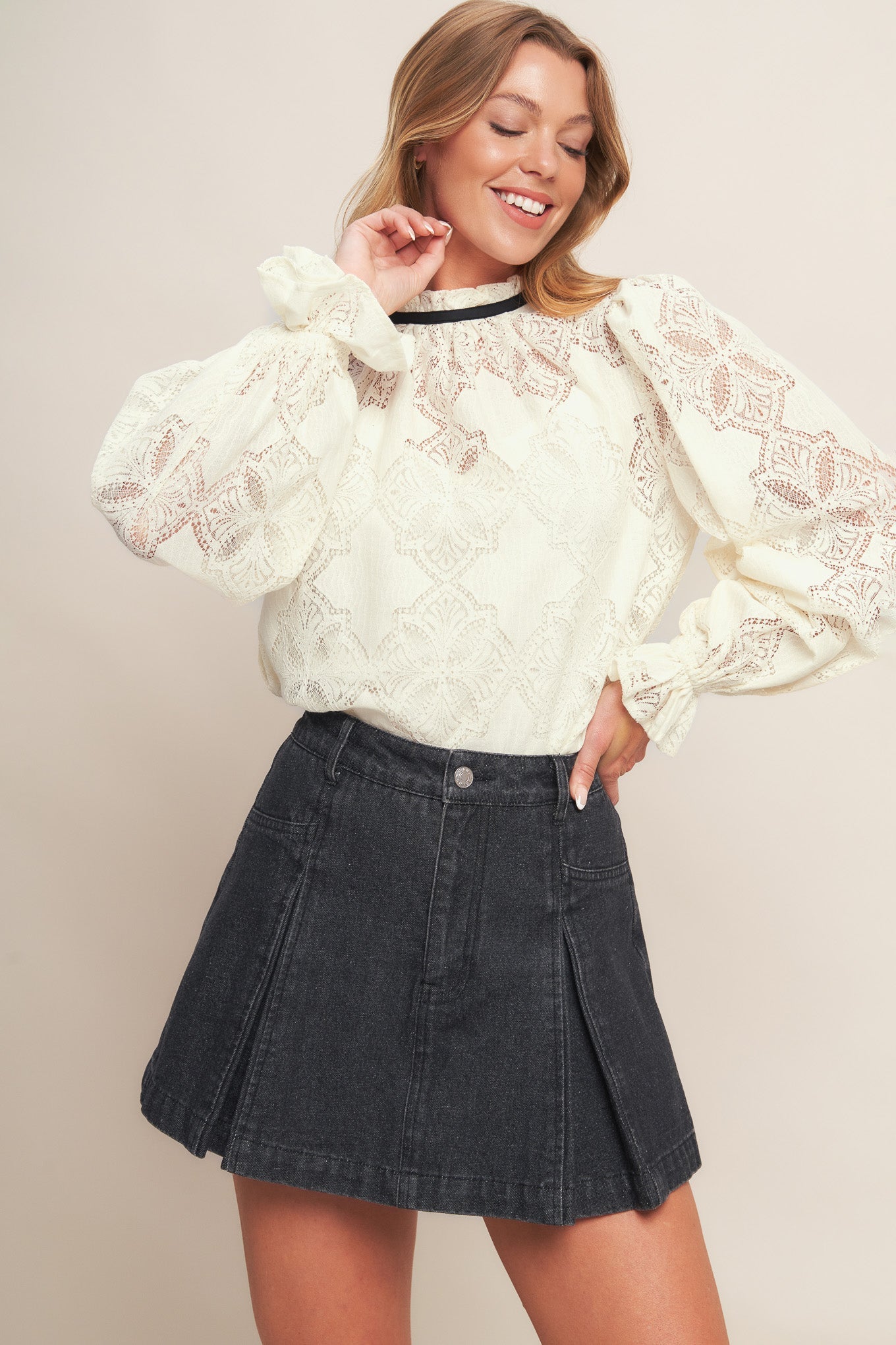 PRECIOUS LOOK IVORY WOVEN LACE TOP