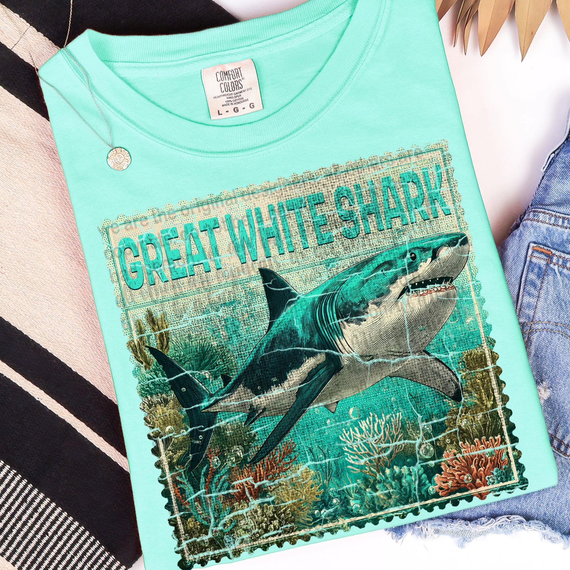 GREAT WHITE SHARK GRAPHIC TEE