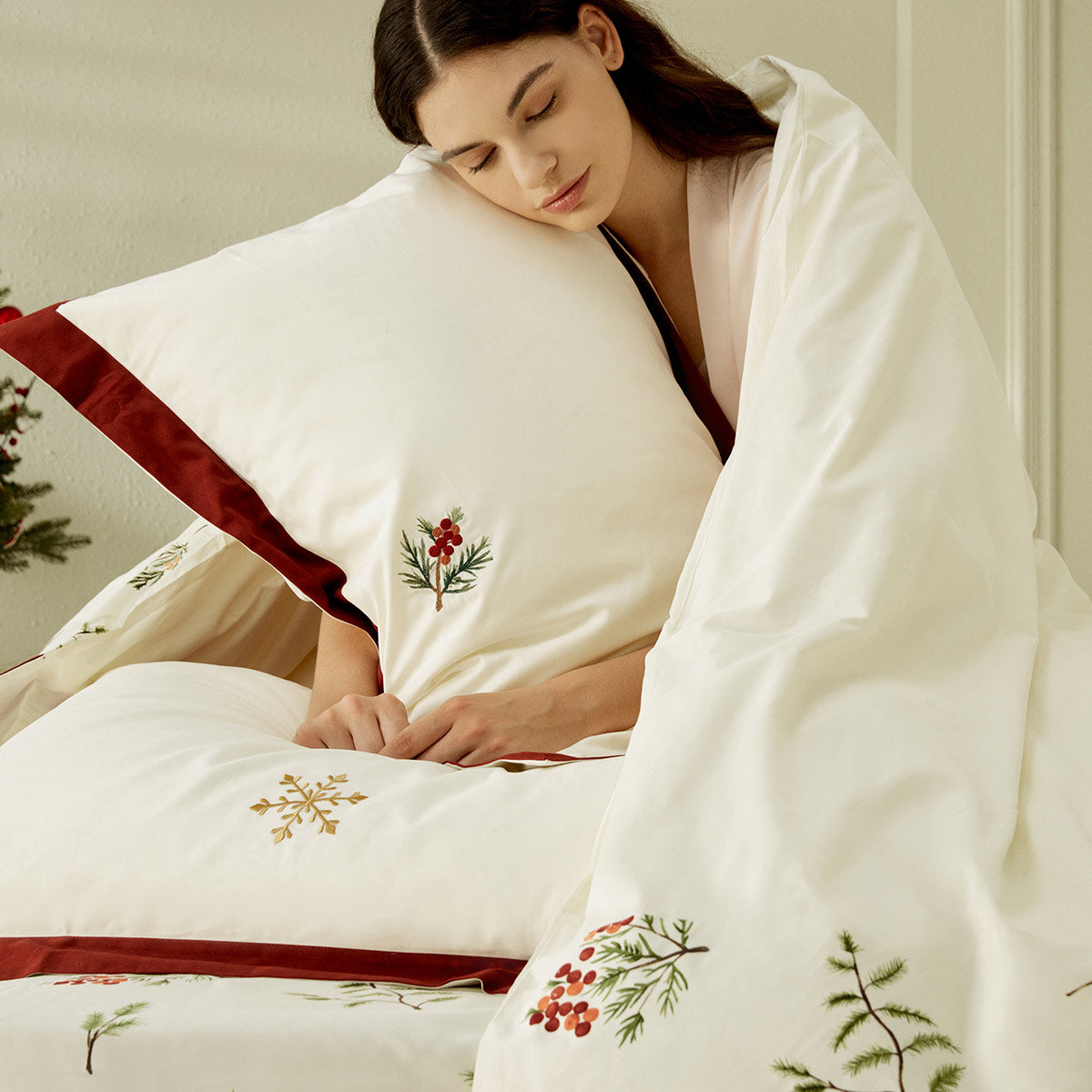 Luxury Christmas Floral Embroidery Cotton Duvet Cover Set | 3CARATS