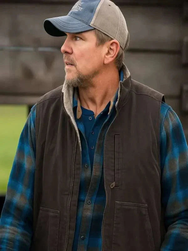 My Life with the Walter Boys S02 Marc Blucas Vest