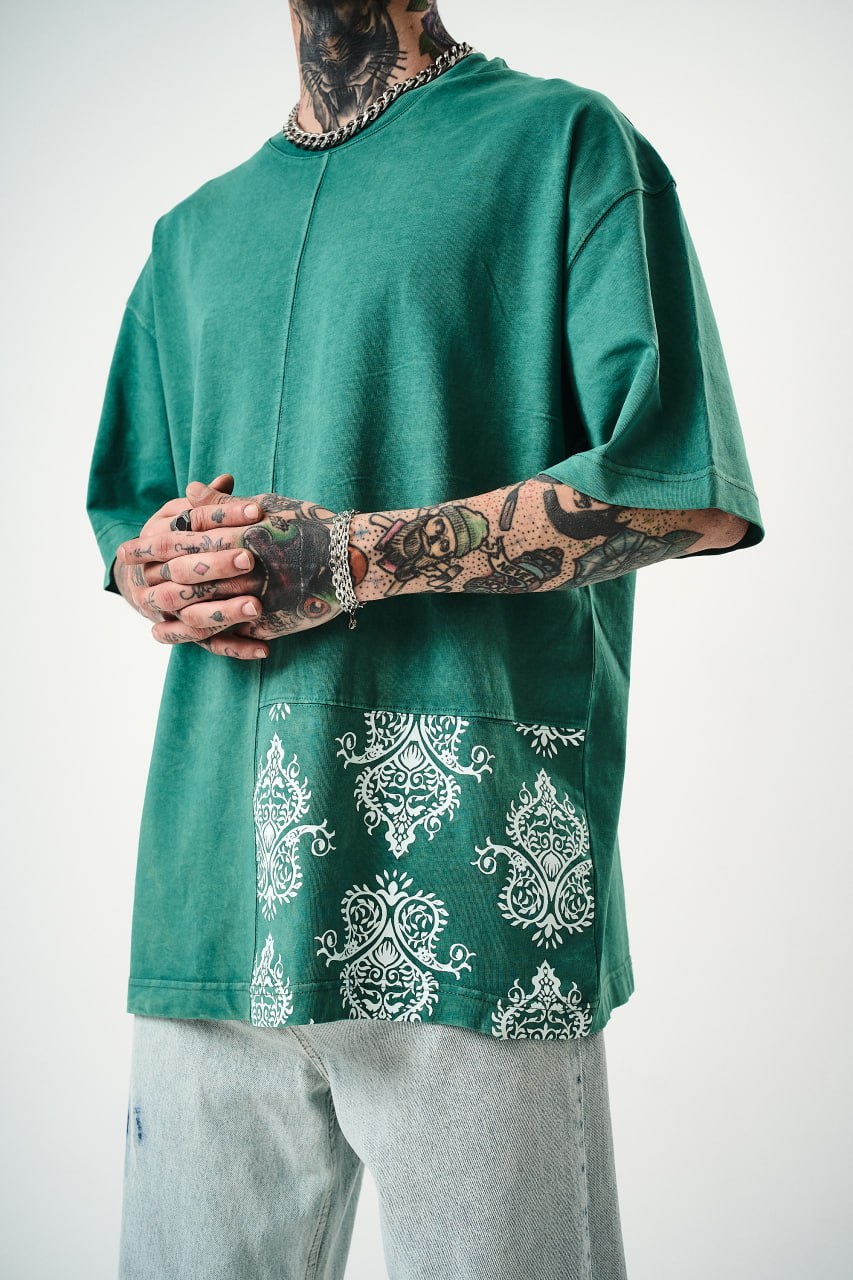 Oversize Cotton Tee - Ornate Pattern Graphic Print Shirt