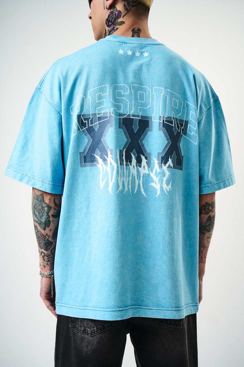 Oversize Cotton Tee - &amp;quot;RESPIRA&amp;quot; Graphic Print with Stars