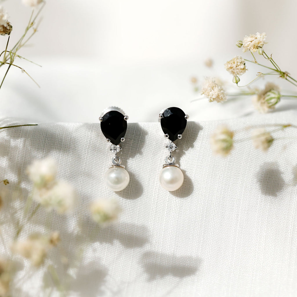 Natural Elegant Pearl Dangle Earrings with Black Onyx