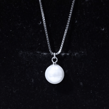 Natural Elegant Pearl Drop Necklace with Silver Chain