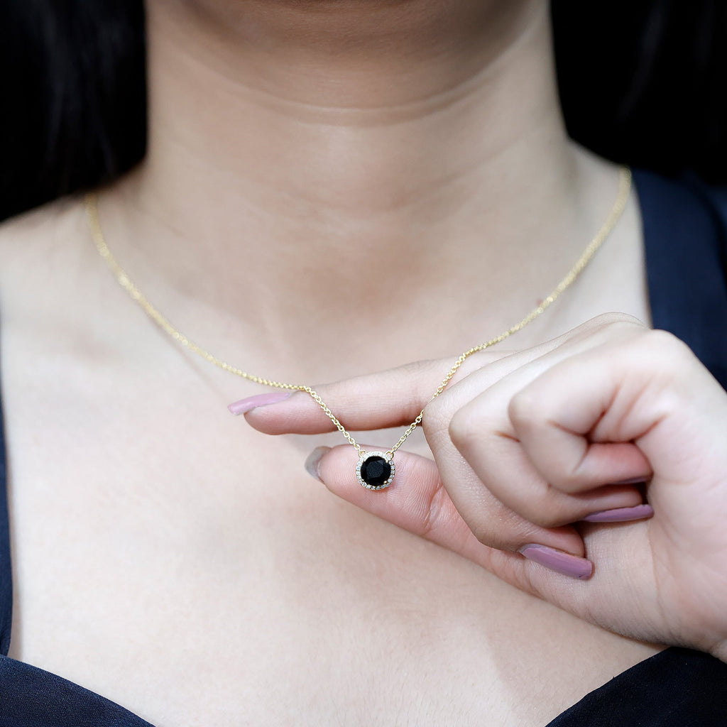 Round Shaped Black and White Diamond Halo Necklace with Chain