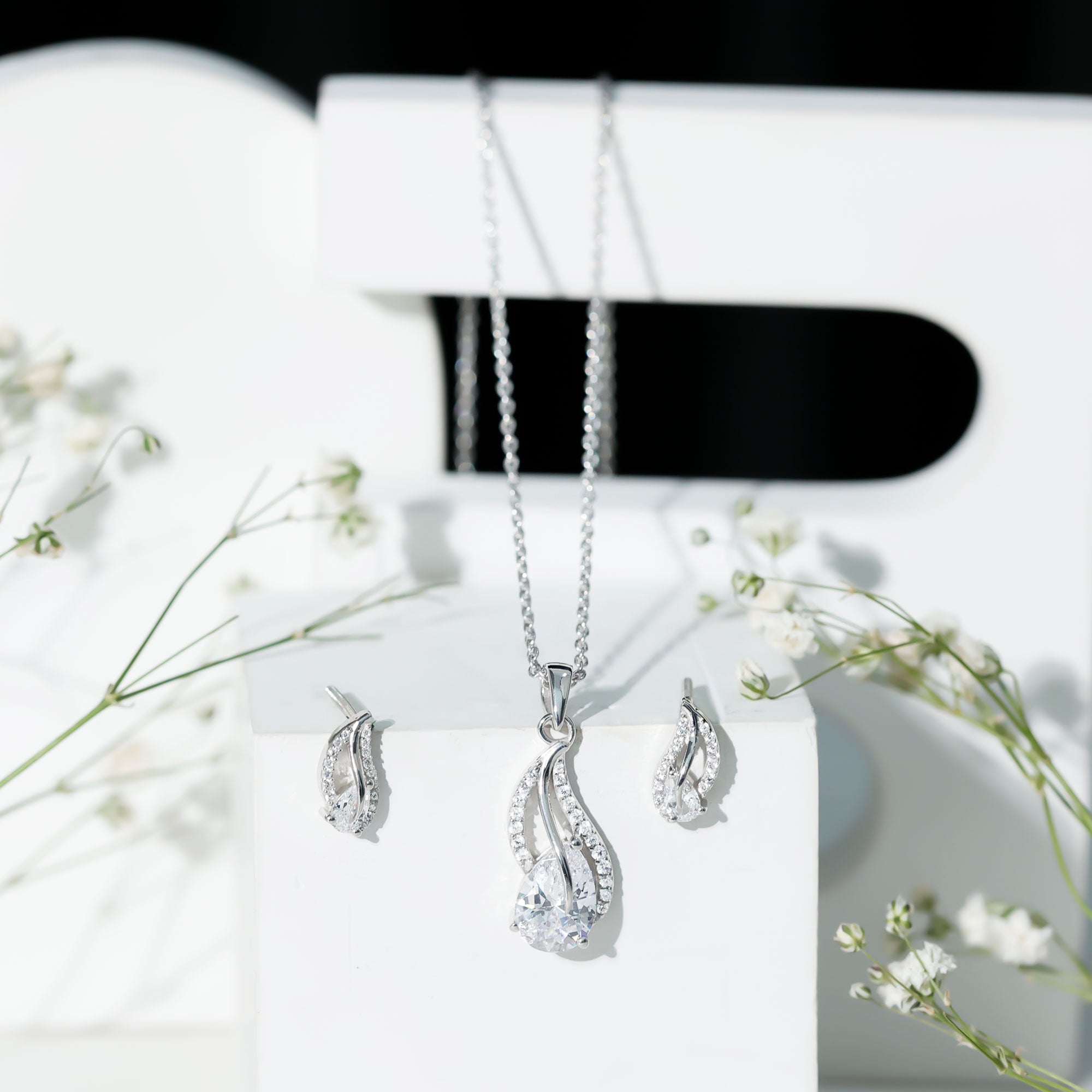 Pear Cut Cubic Zirconia Bridal Necklace and Earrings Set in Silver