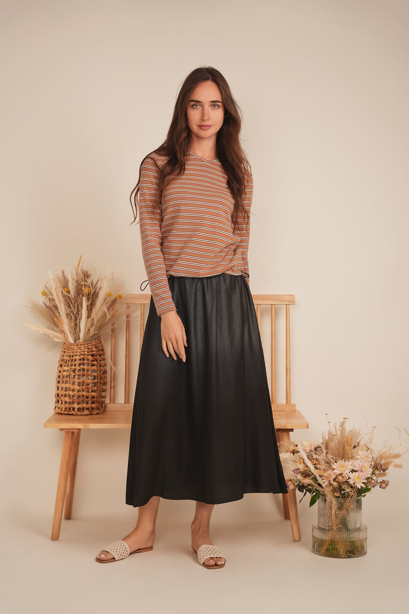 Ribbed Striped V Neck Tee With Bungee Rope