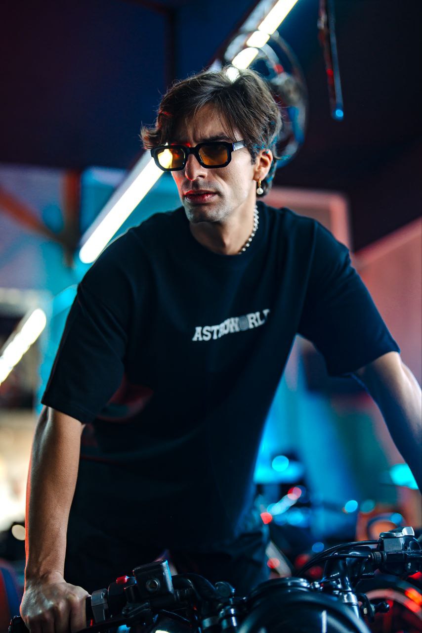 Travis Scott x Virgil Abloh Inspired &amp;quot;ASTRONOR&amp;quot; Oversized Graphic Tee