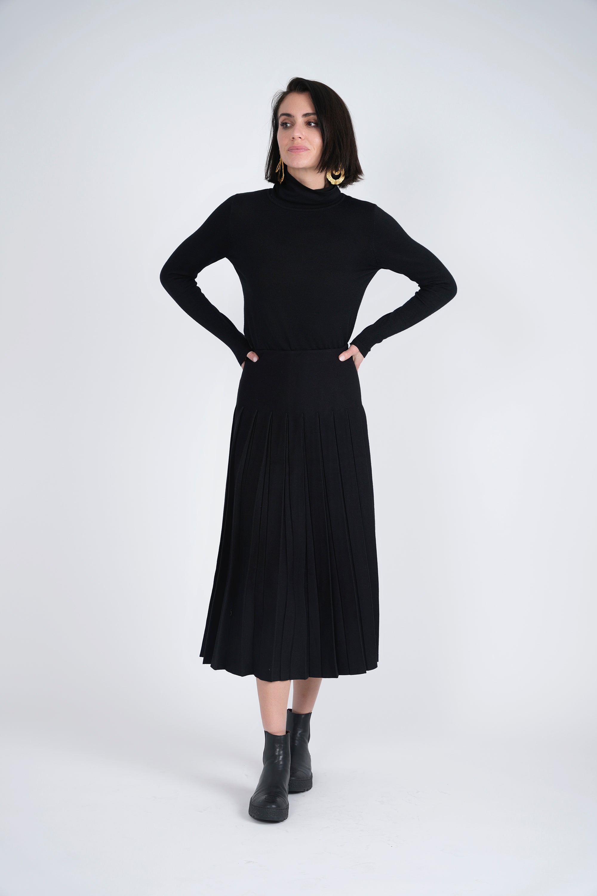Knit Pleated Midi Skirt