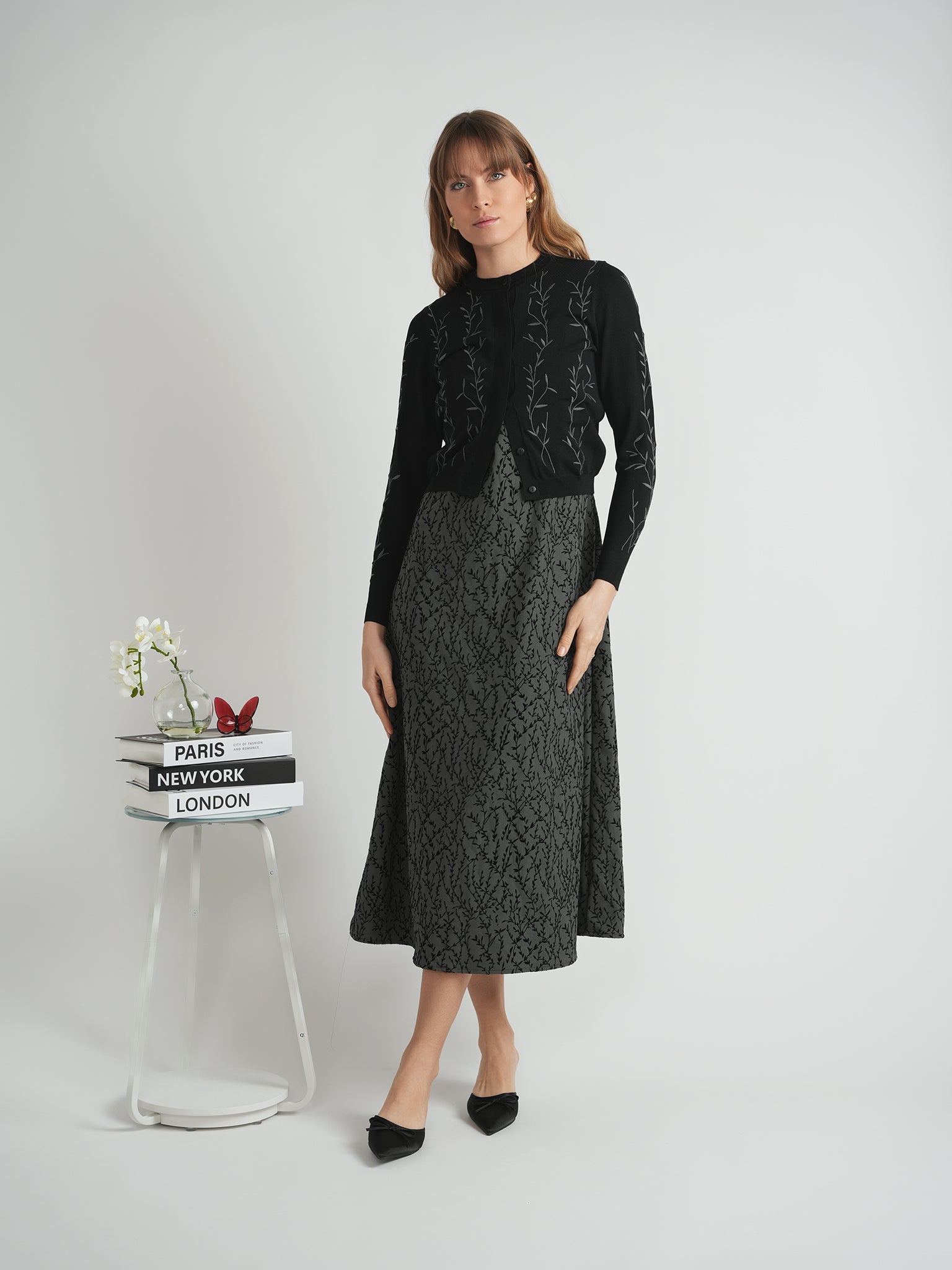 Embrodered Knit Cropped Cardigan