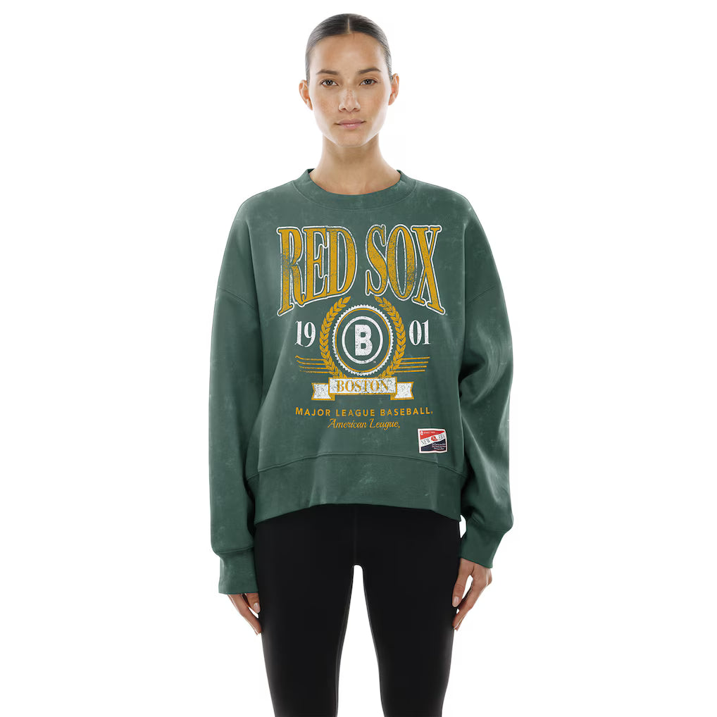 Women’s Boston Red Sox New Era Green 2025 Pullover Sweatshirt